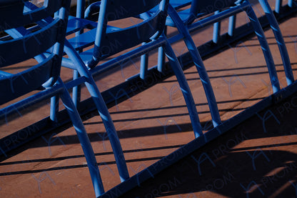 LA PROM 043-Les Chaises Bleues-Promenade des Anglais. Impression photo murale joliment encadrée